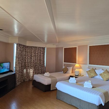 First Pacific Cirrus Hotel Pattaya Exterior photo