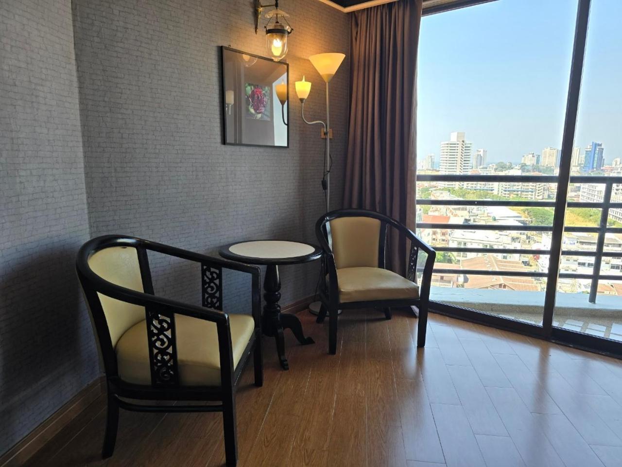First Pacific Cirrus Hotel Pattaya Exterior photo