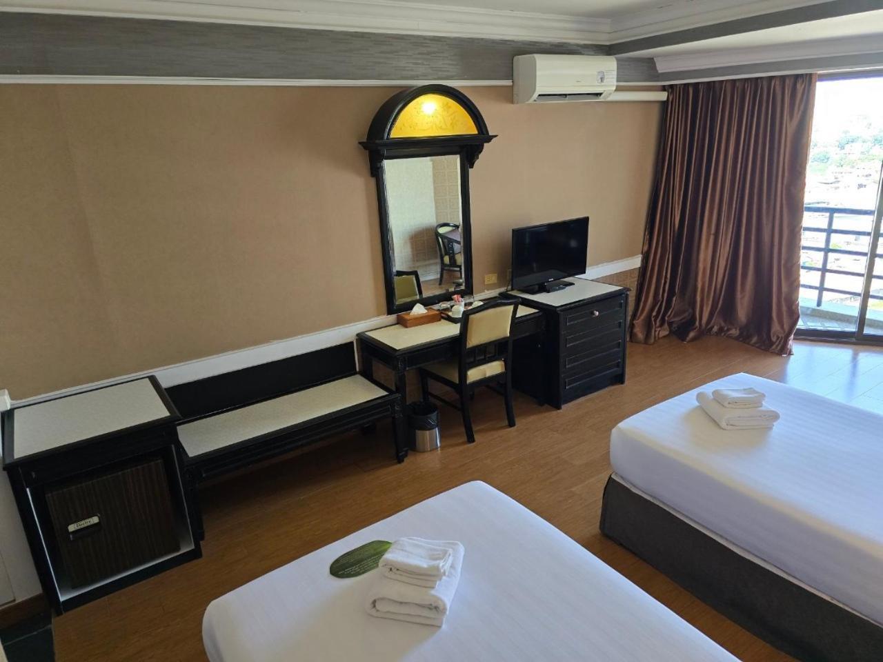 First Pacific Cirrus Hotel Pattaya Exterior photo