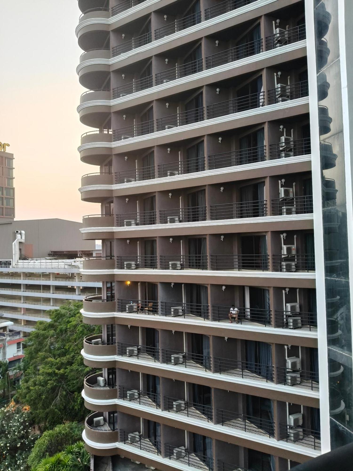 First Pacific Cirrus Hotel Pattaya Exterior photo