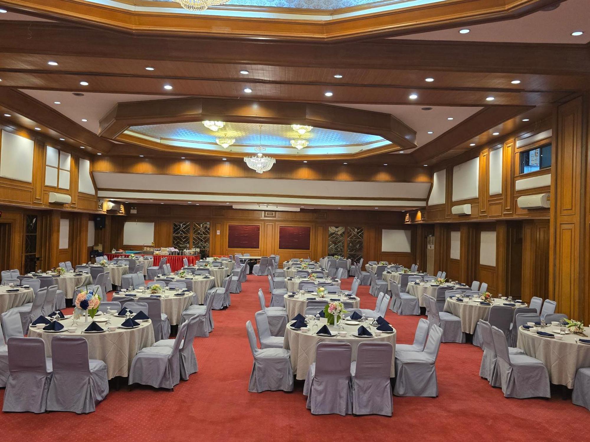 First Pacific Cirrus Hotel Pattaya Exterior photo