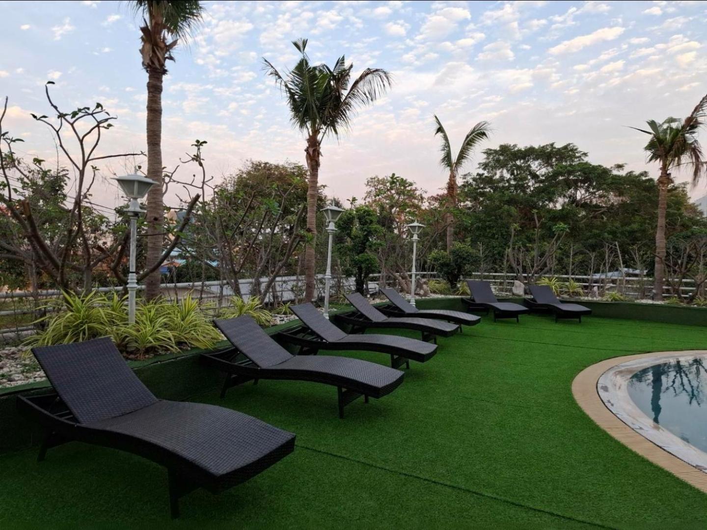 First Pacific Cirrus Hotel Pattaya Exterior photo
