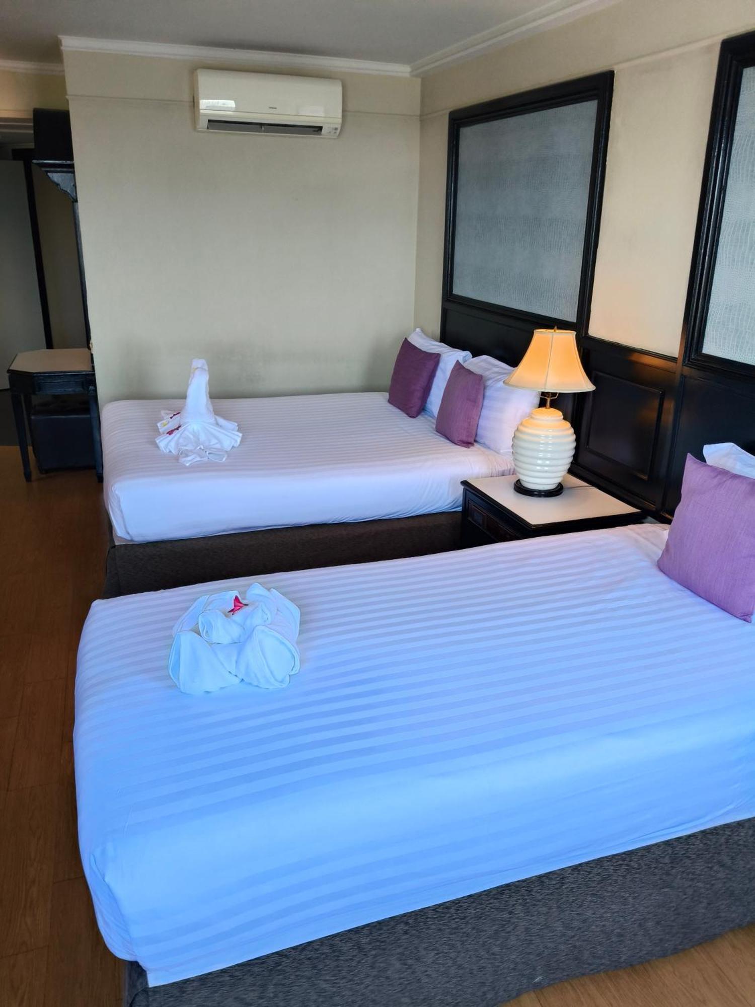 First Pacific Cirrus Hotel Pattaya Room photo