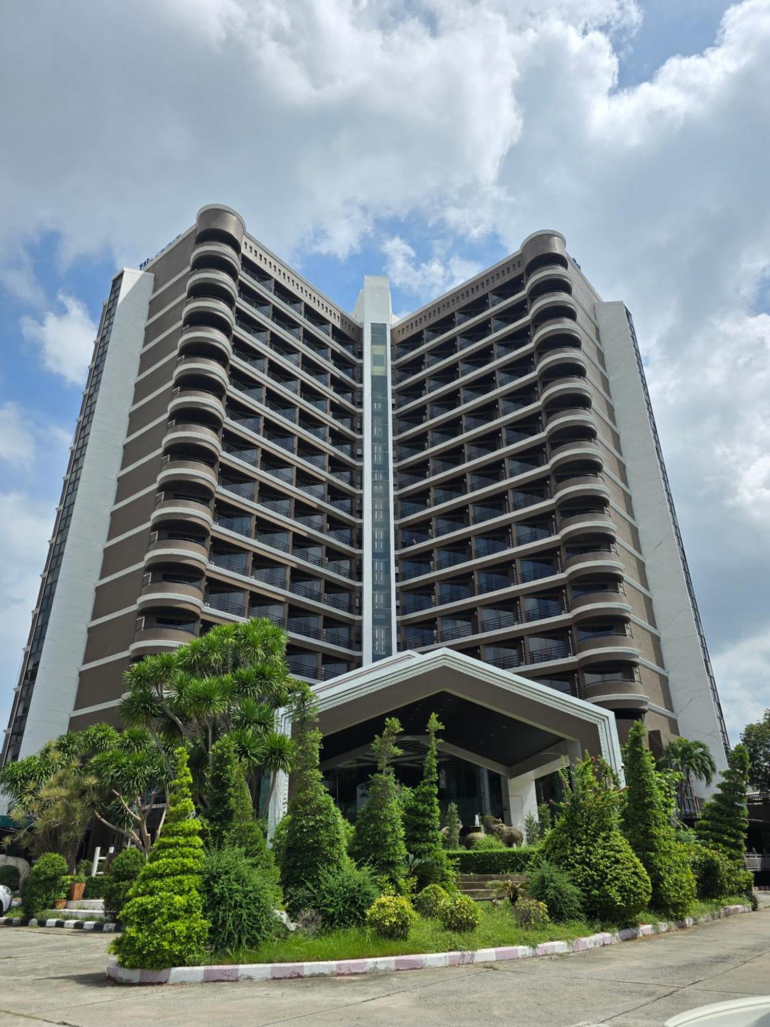 First Pacific Cirrus Hotel Pattaya Exterior photo