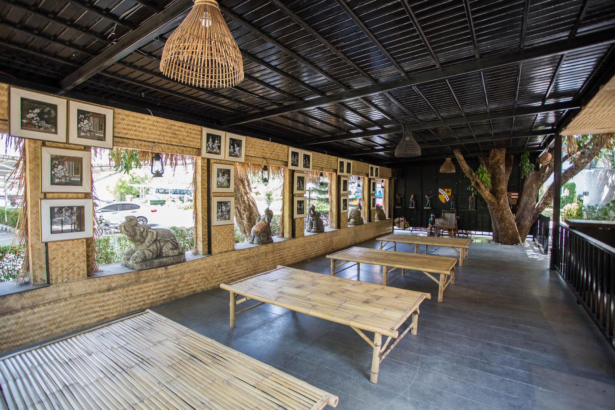 First Pacific Cirrus Hotel Pattaya Exterior photo