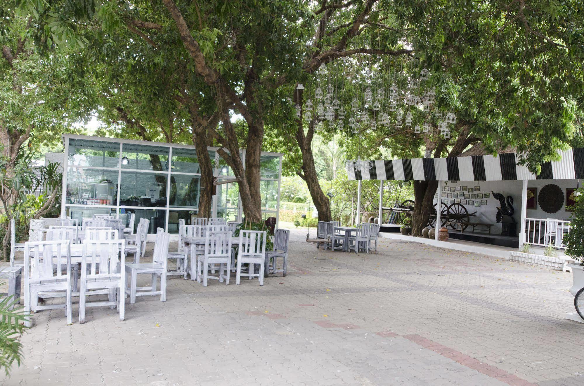 First Pacific Cirrus Hotel Pattaya Exterior photo