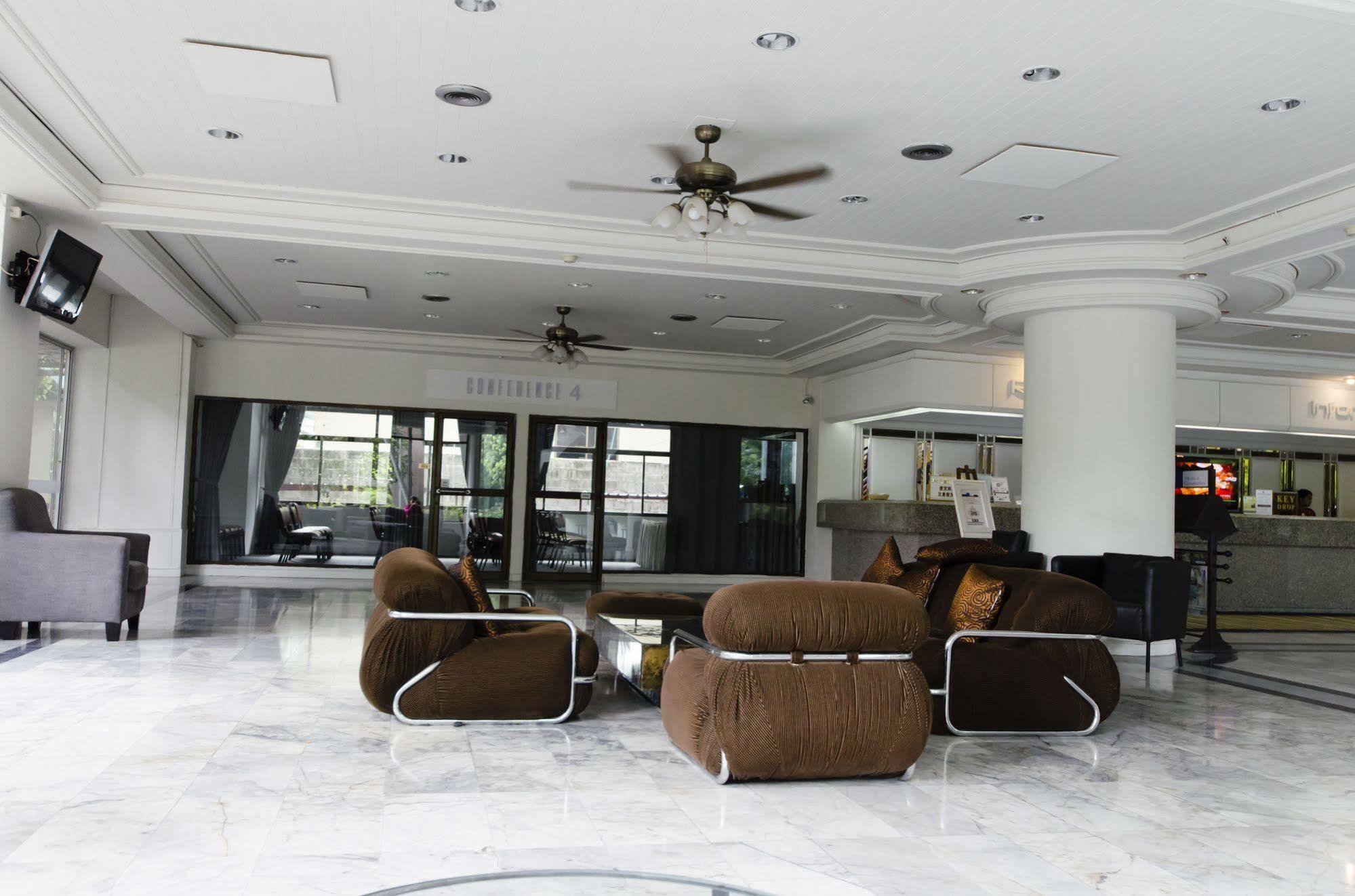 First Pacific Cirrus Hotel Pattaya Exterior photo