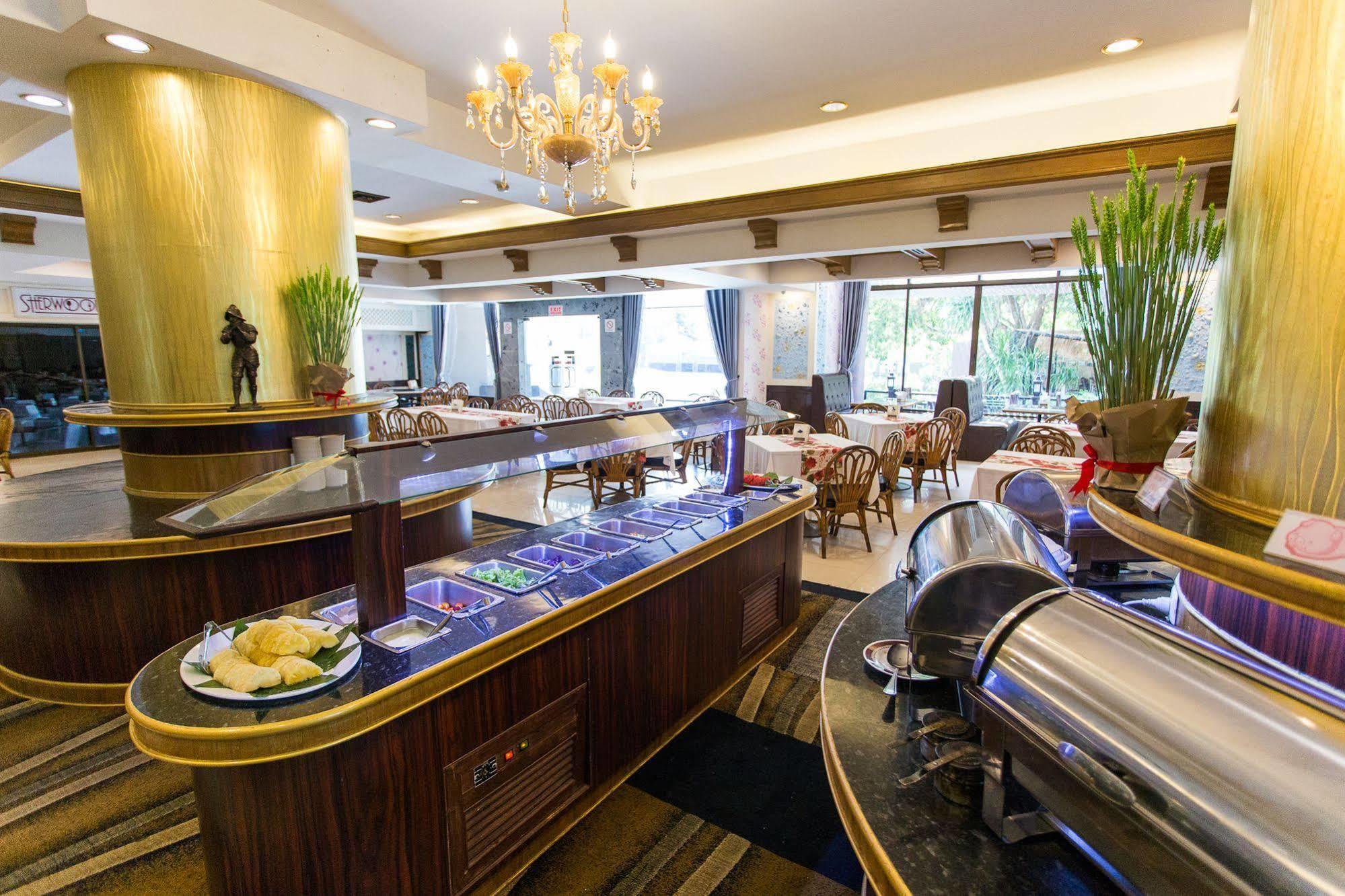 First Pacific Cirrus Hotel Pattaya Exterior photo